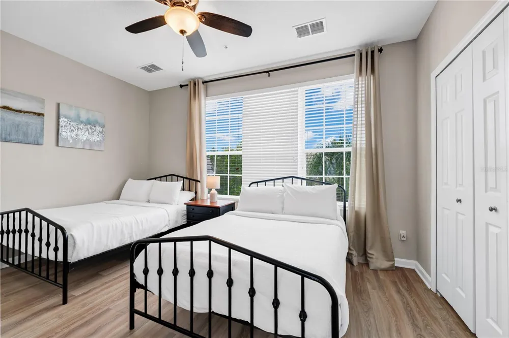 5064 TIDEVIEW CIRCLE #82 Orlando, FL 32819