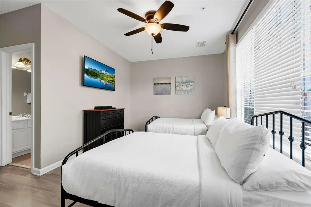 5064 TIDEVIEW CIRCLE #82 Orlando, FL 32819