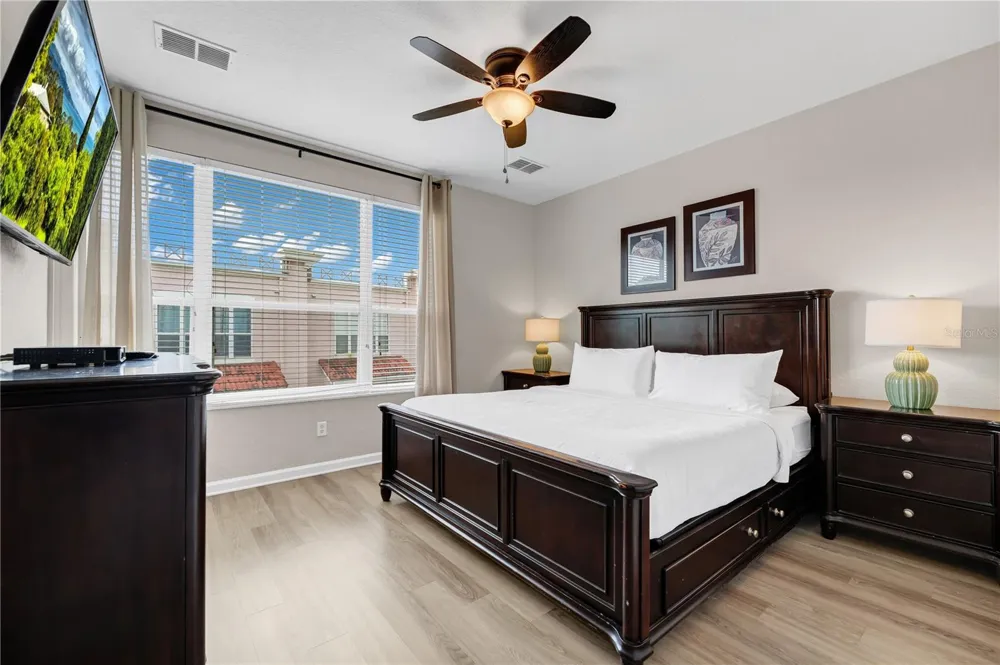 5064 TIDEVIEW CIRCLE #82 Orlando, FL 32819