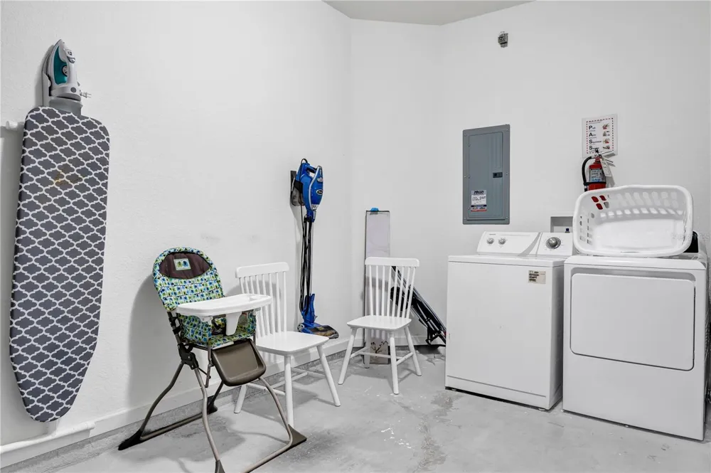 5064 TIDEVIEW CIRCLE #82 Orlando, FL 32819