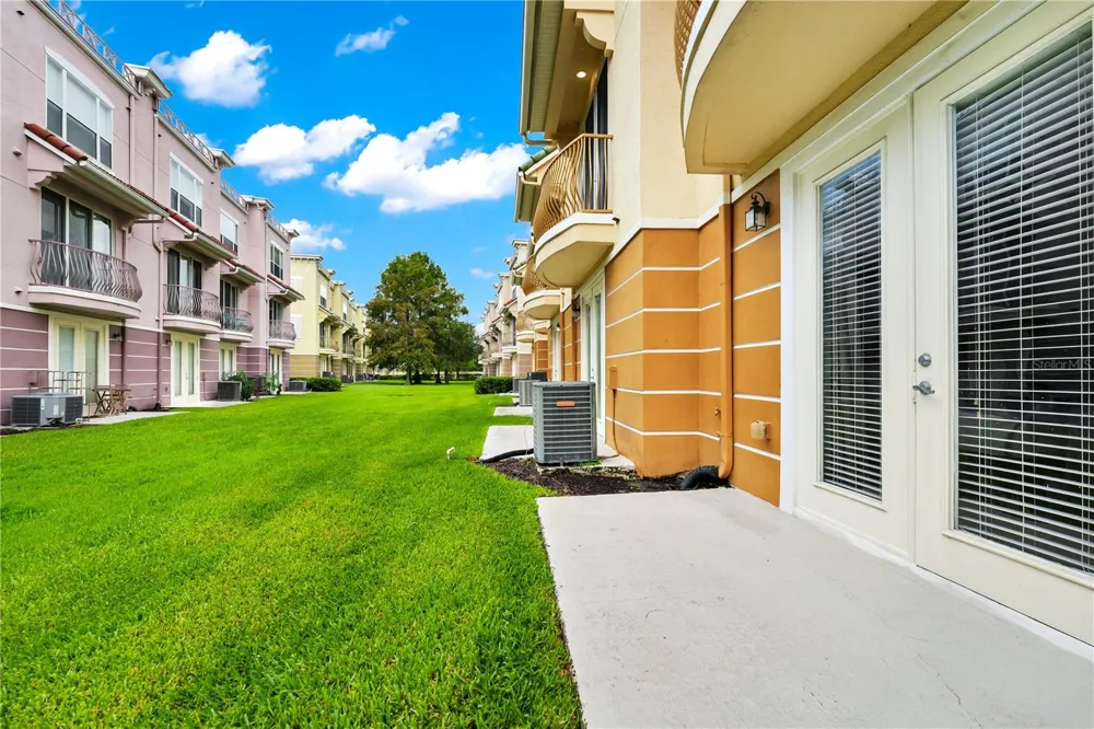 5064 TIDEVIEW CIRCLE #82 Orlando, FL 32819