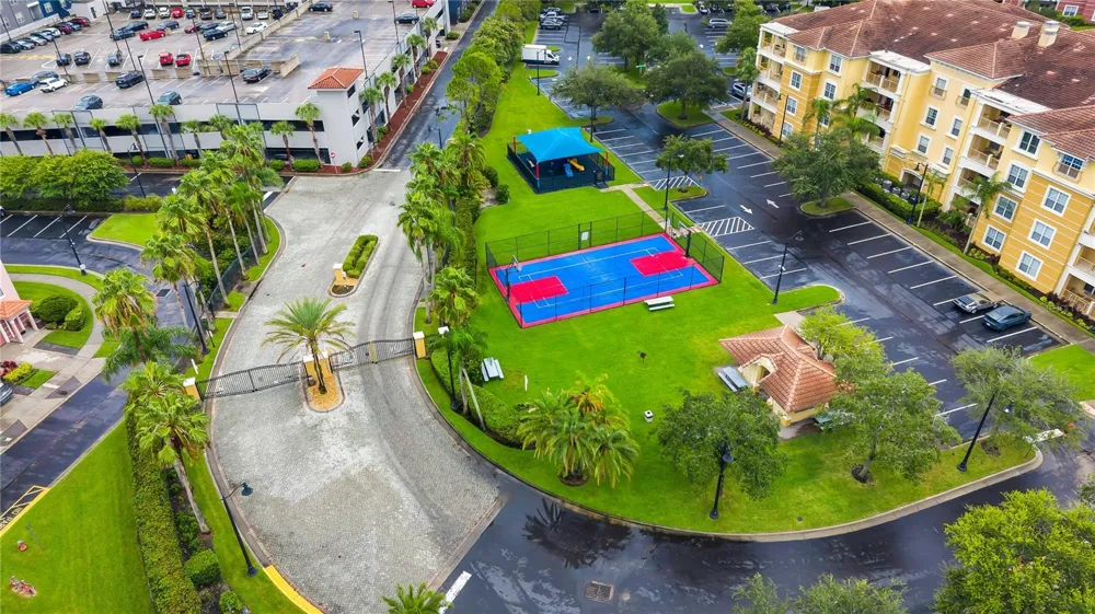 5064 TIDEVIEW CIRCLE #82 Orlando, FL 32819