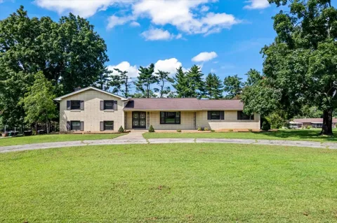 400 Nesbitt Ln