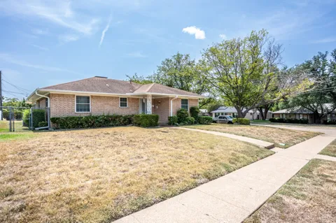 950 SYCAMORE LANE