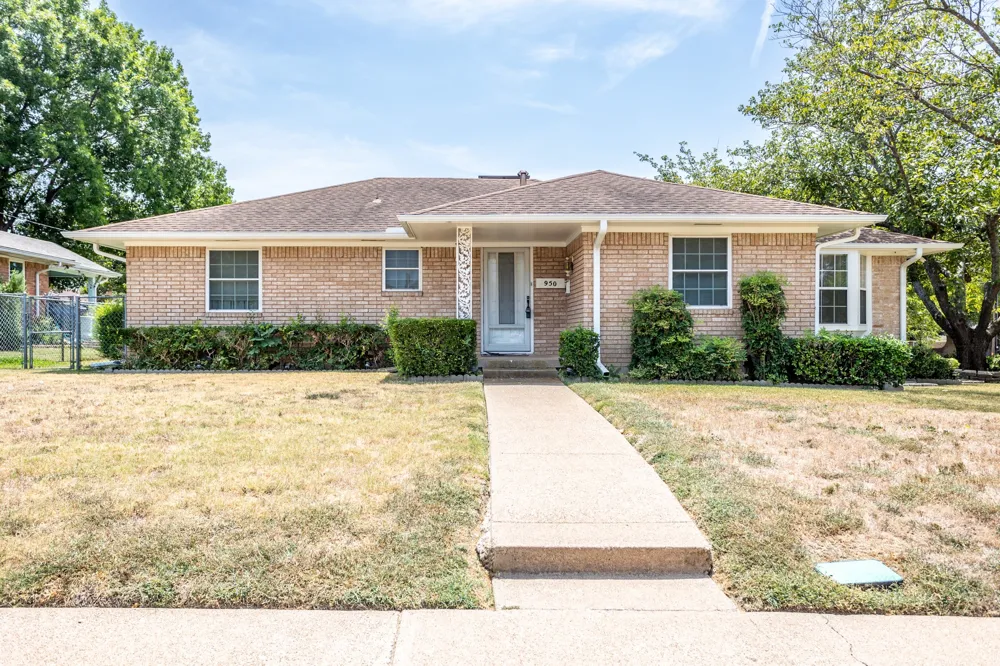 950 SYCAMORE LANE Lancaster, TX 75146