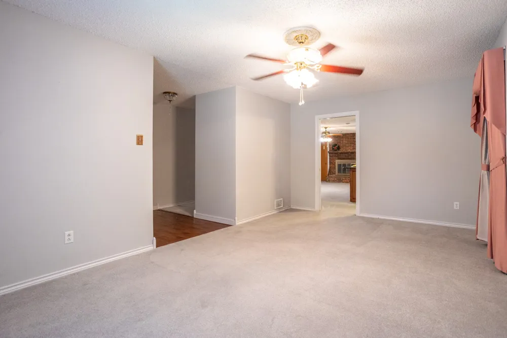 950 SYCAMORE LANE Lancaster, TX 75146