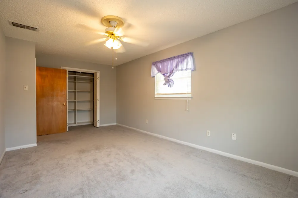 950 SYCAMORE LANE Lancaster, TX 75146