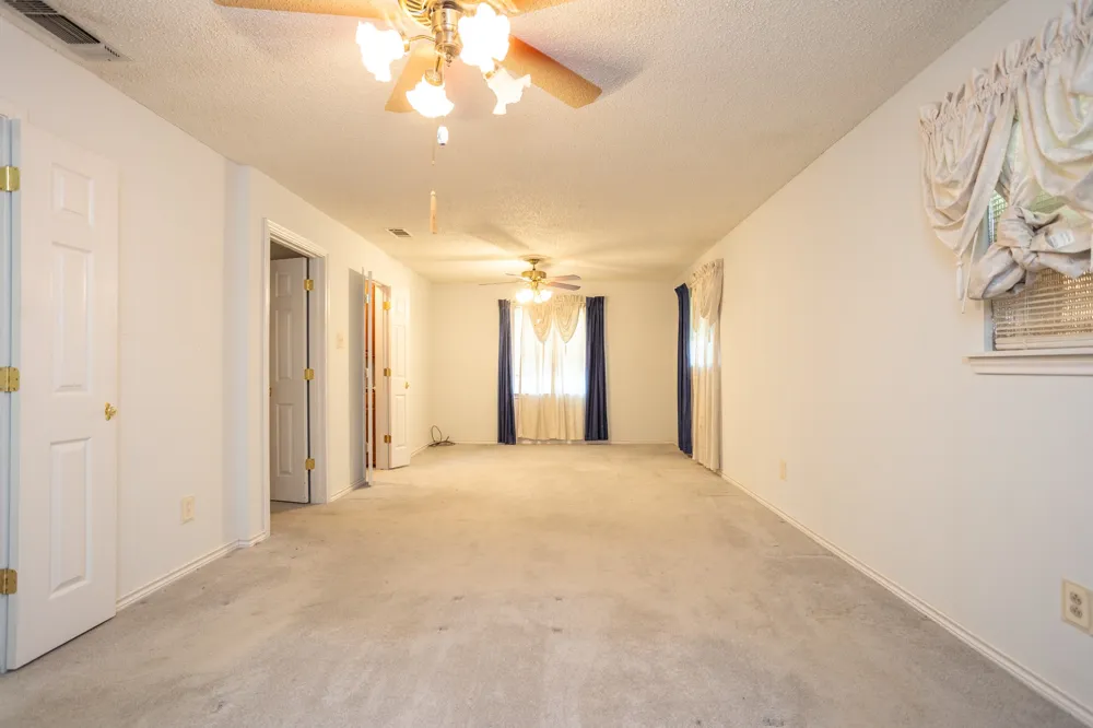 950 SYCAMORE LANE Lancaster, TX 75146
