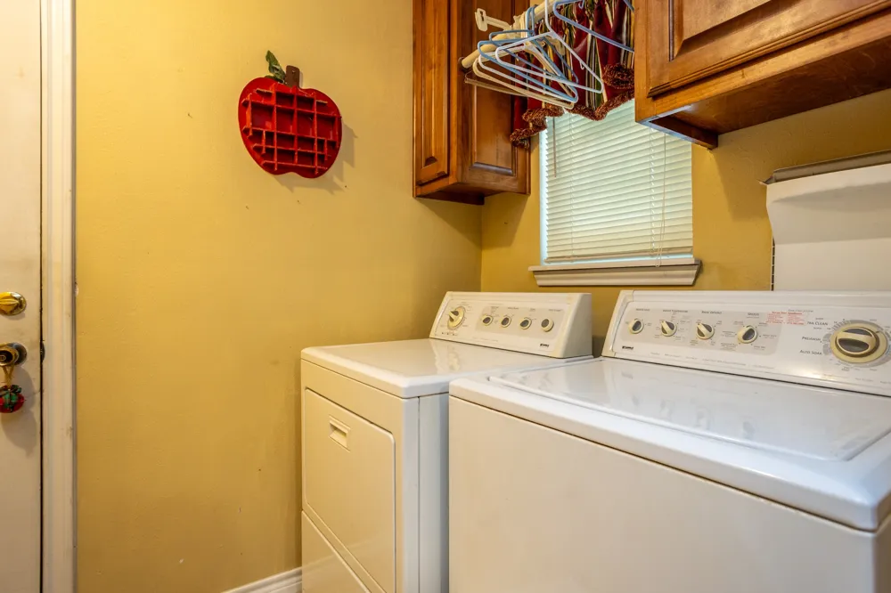 950 SYCAMORE LANE Lancaster, TX 75146