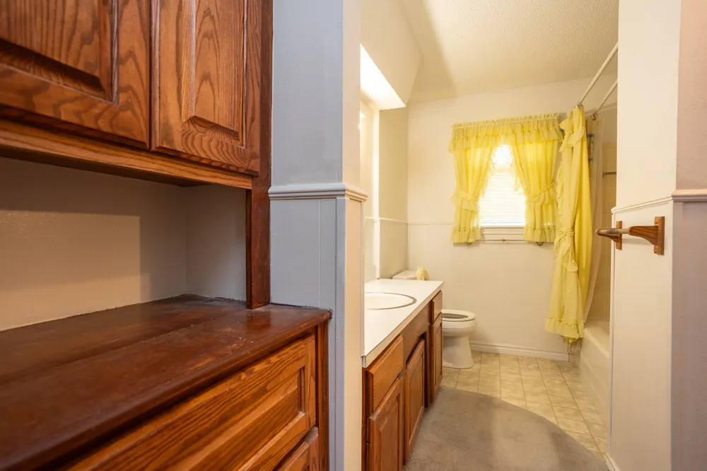 950 SYCAMORE LANE Lancaster, TX 75146