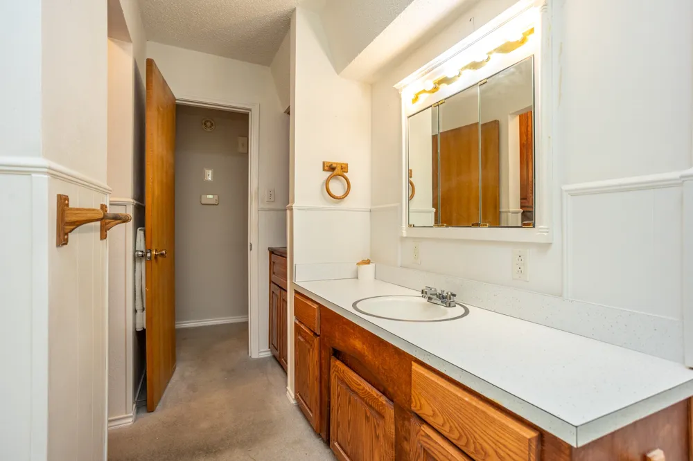 950 SYCAMORE LANE Lancaster, TX 75146