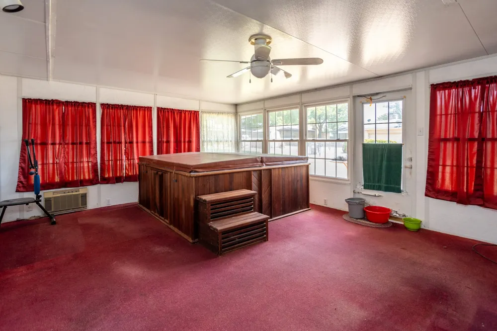 950 SYCAMORE LANE Lancaster, TX 75146