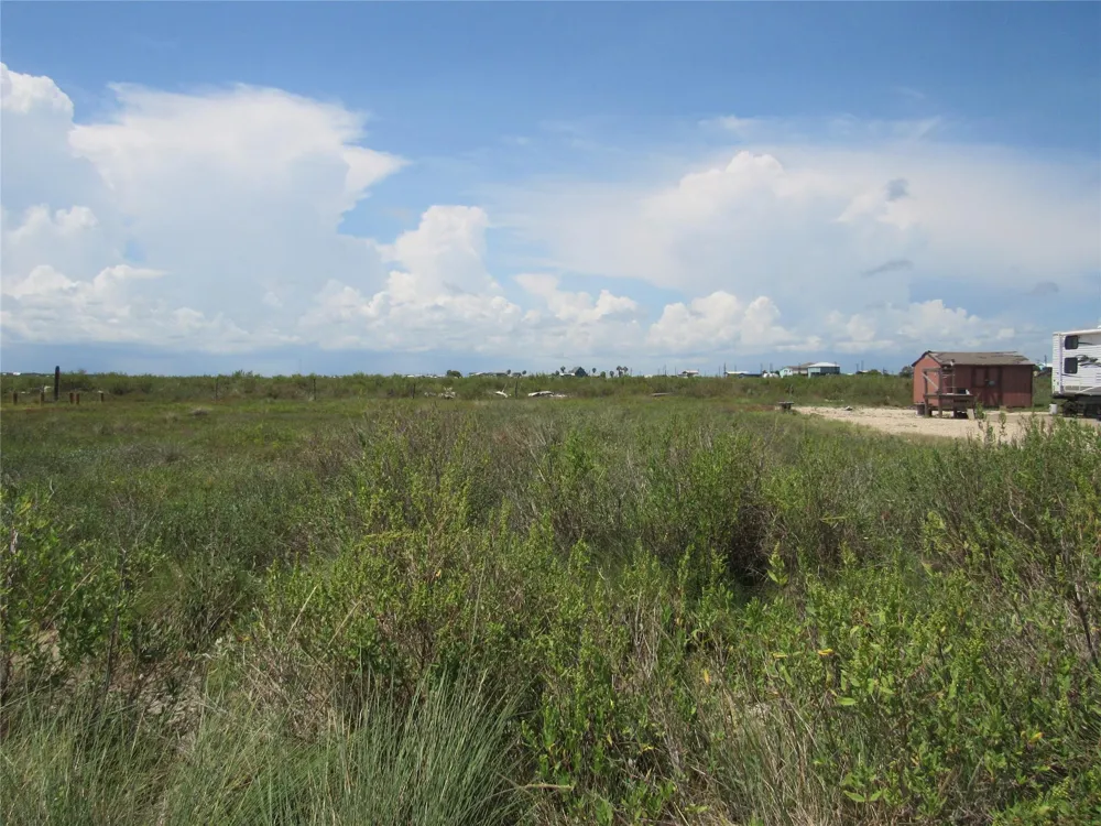 5913 Pelican Street Sargent, TX 77414