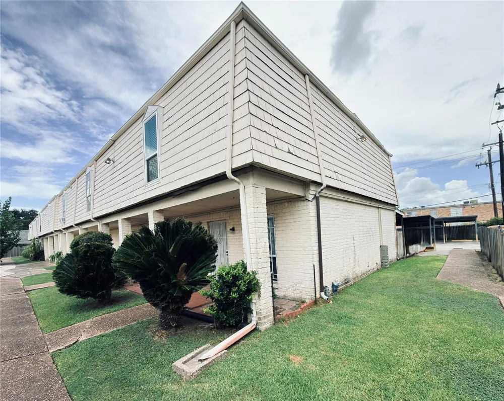 6201 Ranchester Drive #29 Houston, TX 77042