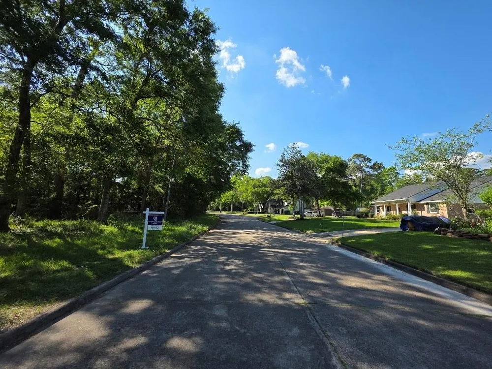 Farmcreek Drive Huffman, TX 77336