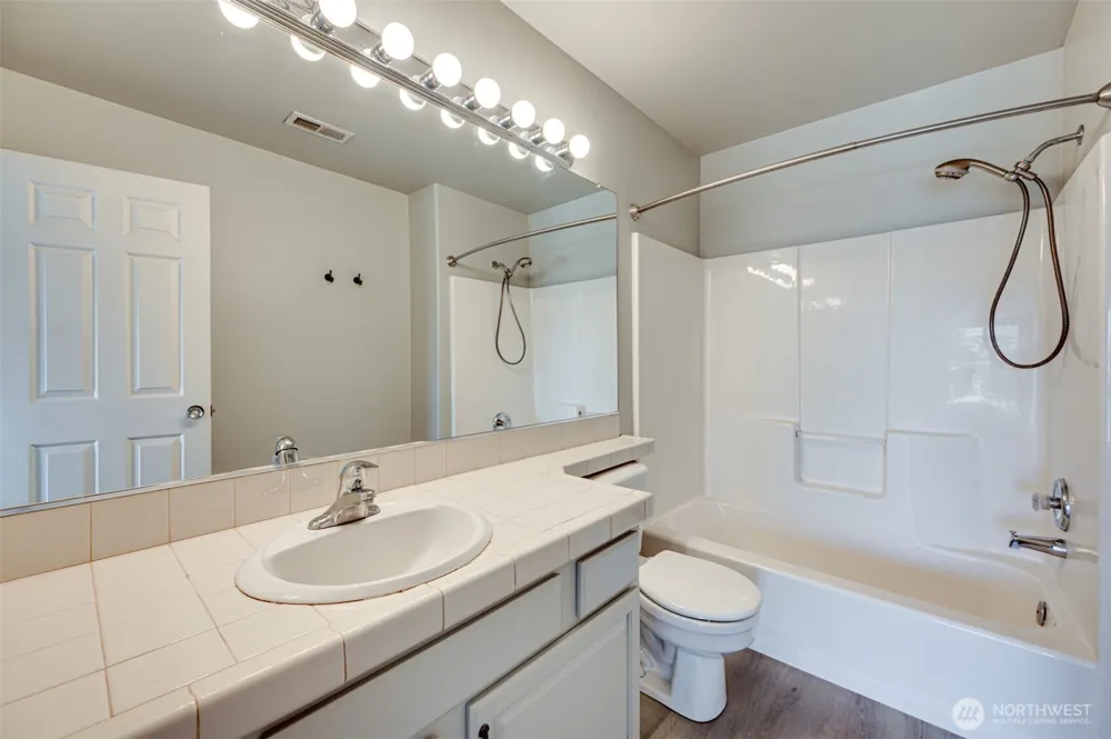 8722 NE 17th Street Vancouver, WA 98664