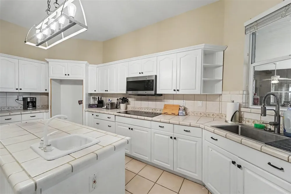 37616 SKY RIDGE CIRCLE Dade City, FL 33525