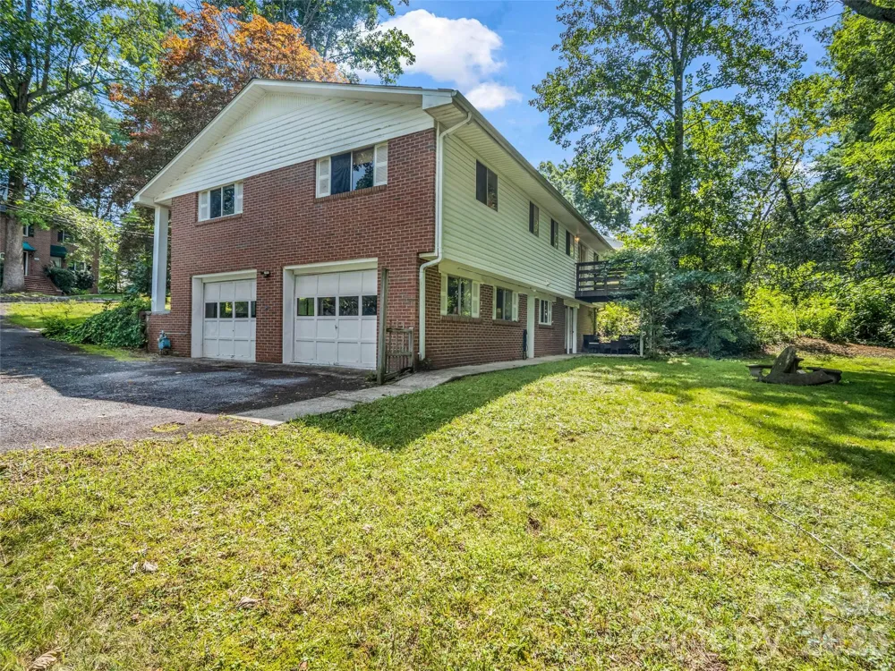 1317 Hyman Avenue Hendersonville, NC 28792