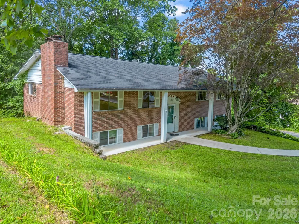 1317 Hyman Avenue Hendersonville, NC 28792