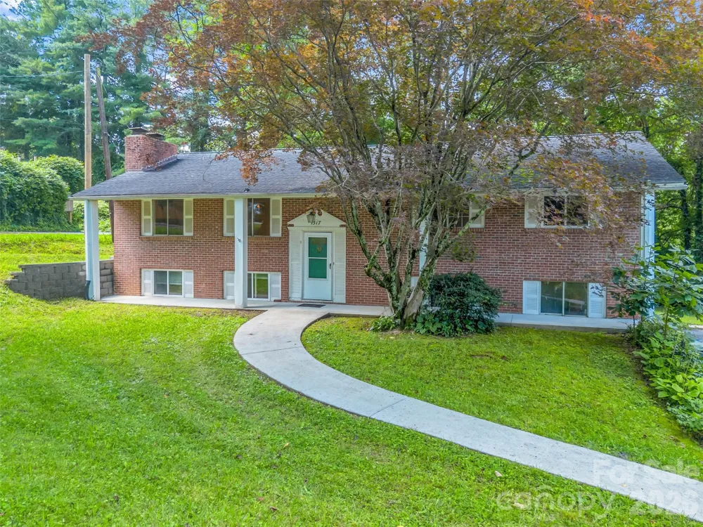 1317 Hyman Avenue Hendersonville, NC 28792
