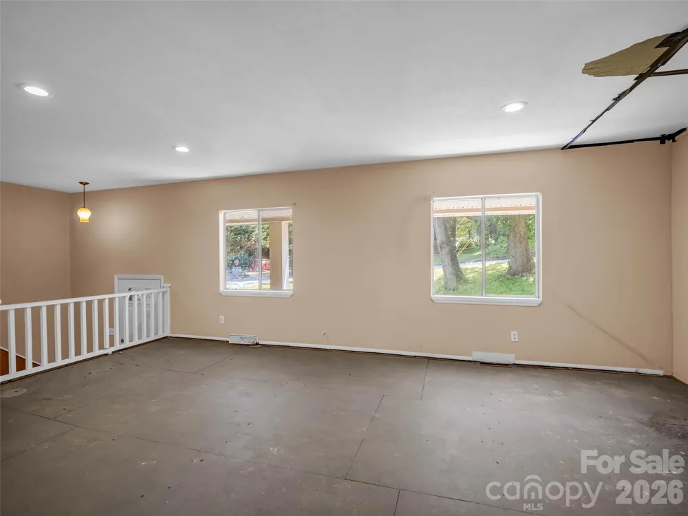 1317 Hyman Avenue Hendersonville, NC 28792