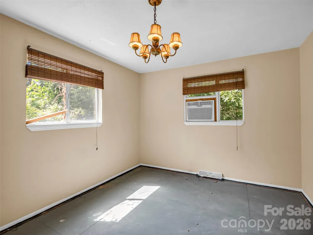 1317 Hyman Avenue Hendersonville, NC 28792