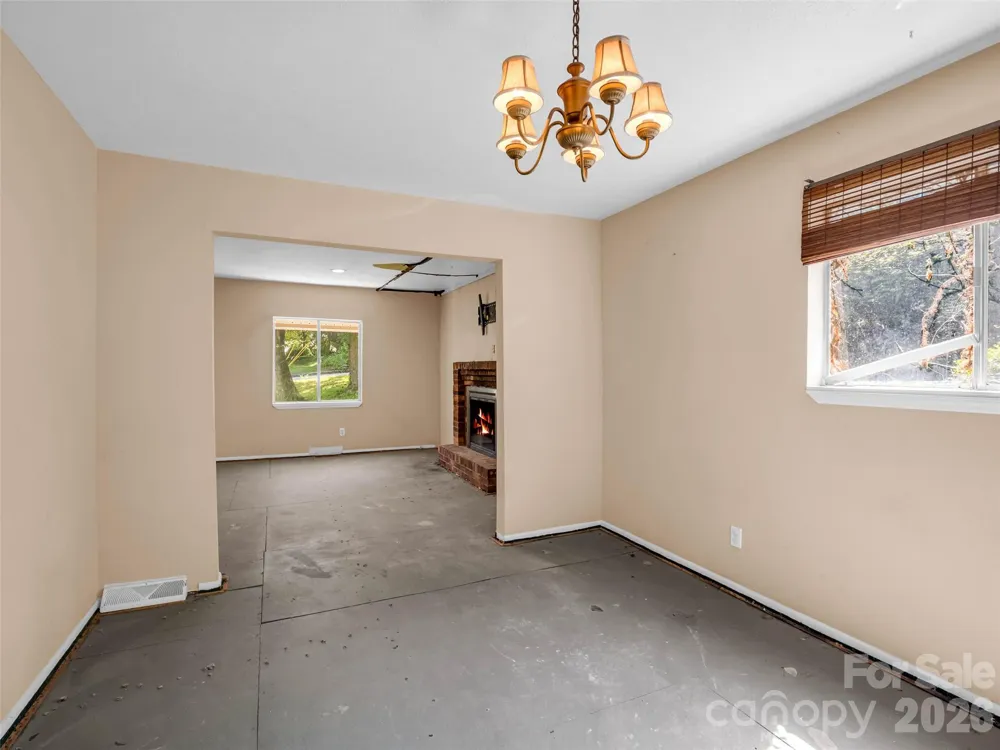 1317 Hyman Avenue Hendersonville, NC 28792