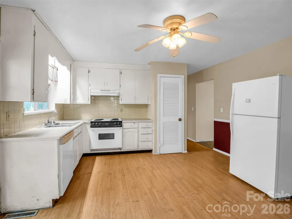 1317 Hyman Avenue Hendersonville, NC 28792