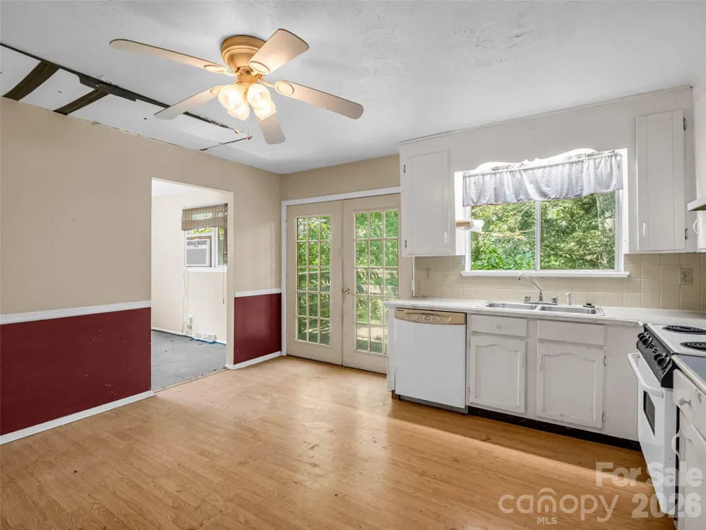 1317 Hyman Avenue Hendersonville, NC 28792