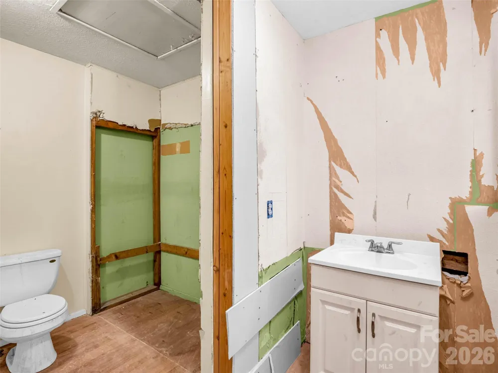 1317 Hyman Avenue Hendersonville, NC 28792