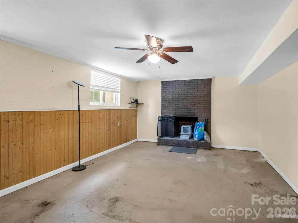 1317 Hyman Avenue Hendersonville, NC 28792