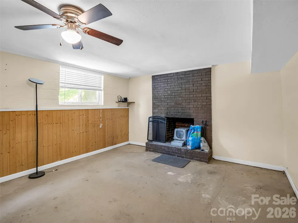1317 Hyman Avenue Hendersonville, NC 28792