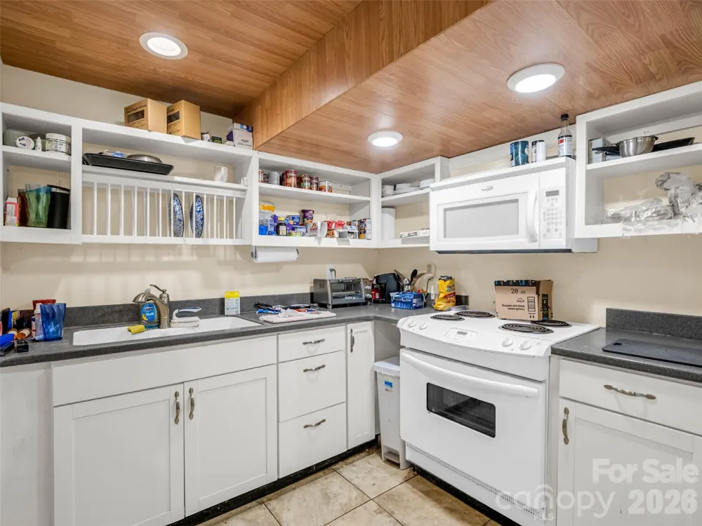 1317 Hyman Avenue Hendersonville, NC 28792