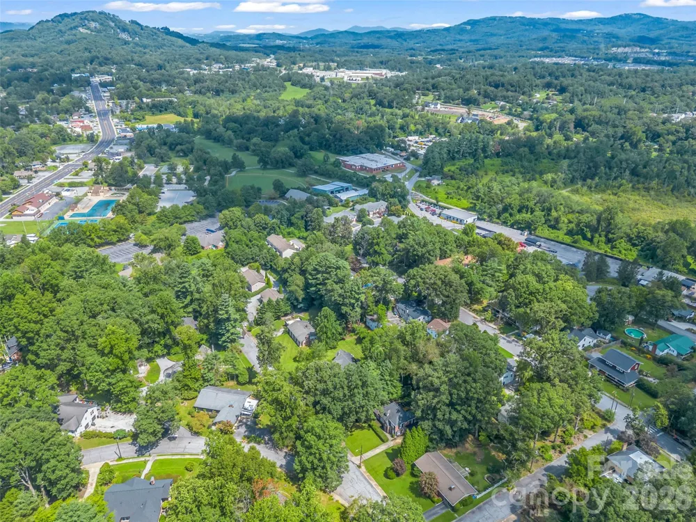 1317 Hyman Avenue Hendersonville, NC 28792