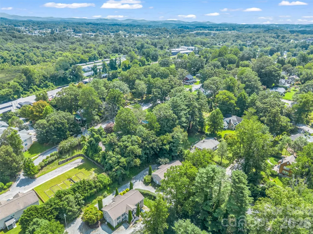 1317 Hyman Avenue Hendersonville, NC 28792