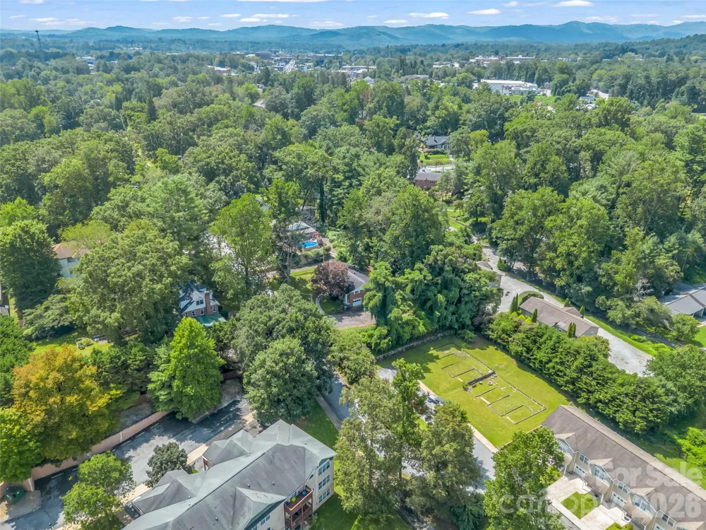 1317 Hyman Avenue Hendersonville, NC 28792