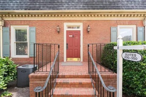 7000 Peachtree Dunwoody Road NE, Building 6 #302