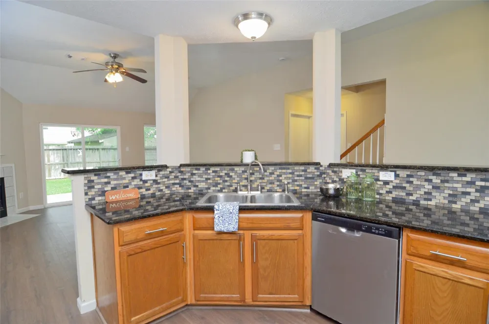 16915 Lighthouse View Drive Friendswood, TX 77546
