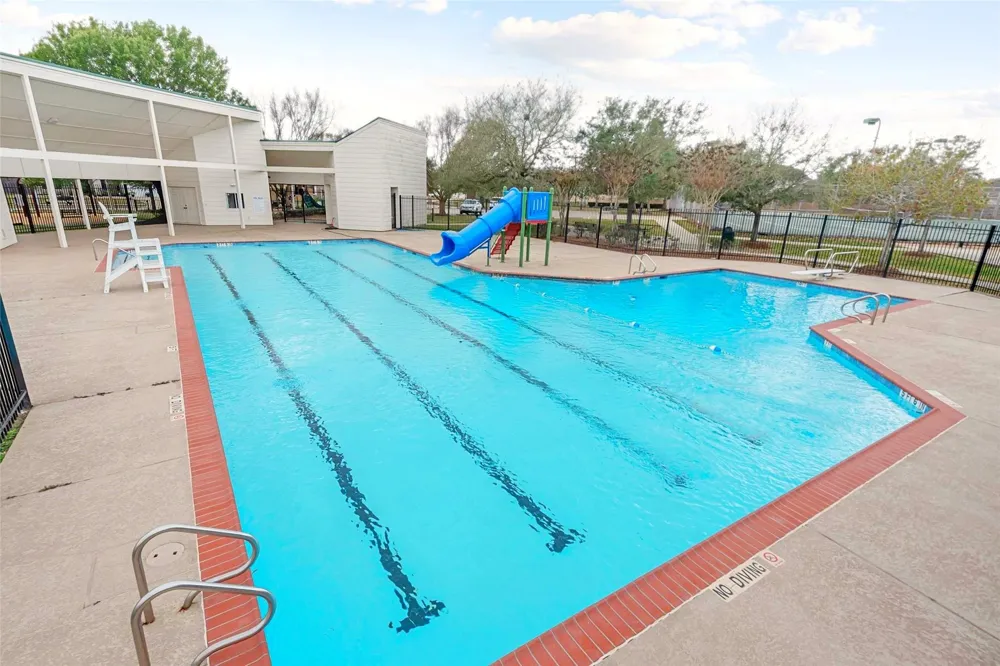 16915 Lighthouse View Drive Friendswood, TX 77546
