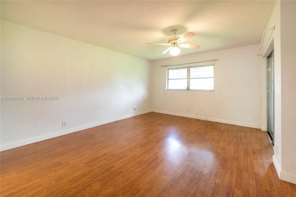 8555 NW 10th St #B106 Plantation, FL 33322