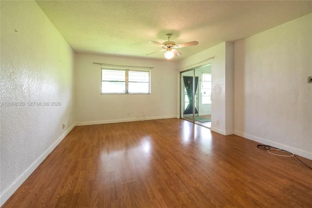 8555 NW 10th St #B106 Plantation, FL 33322