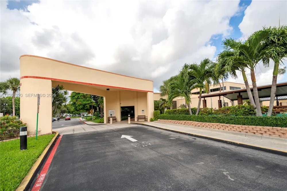 8555 NW 10th St #B106 Plantation, FL 33322