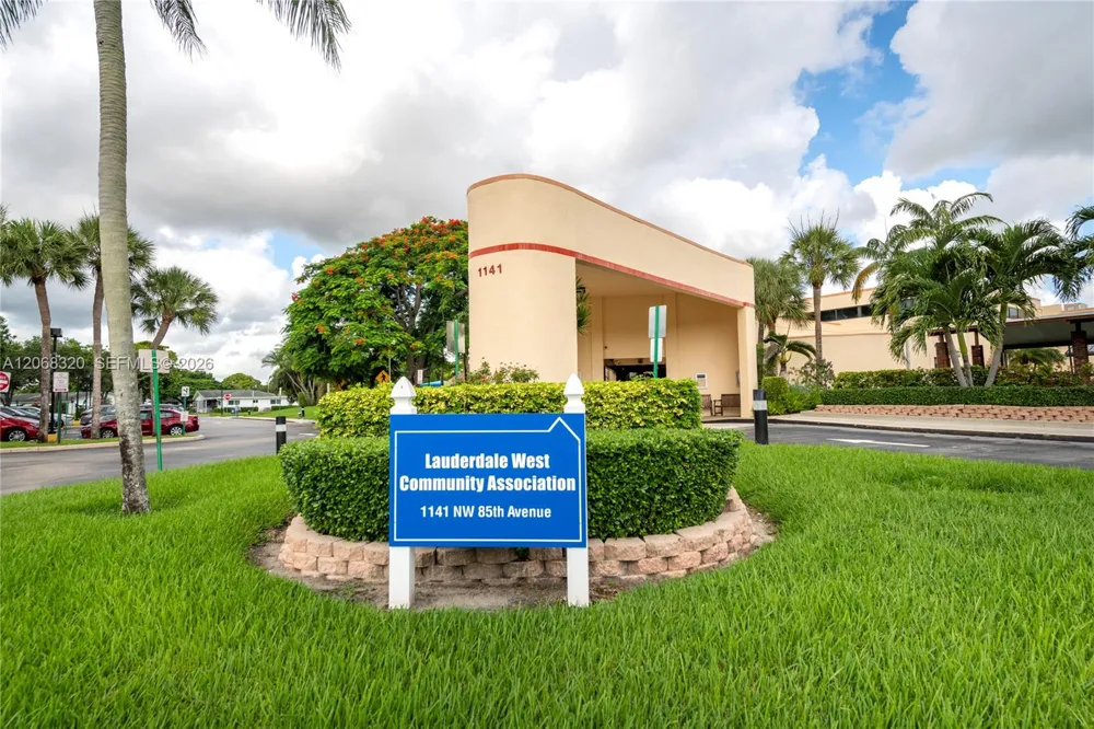 8555 NW 10th St #B106 Plantation, FL 33322