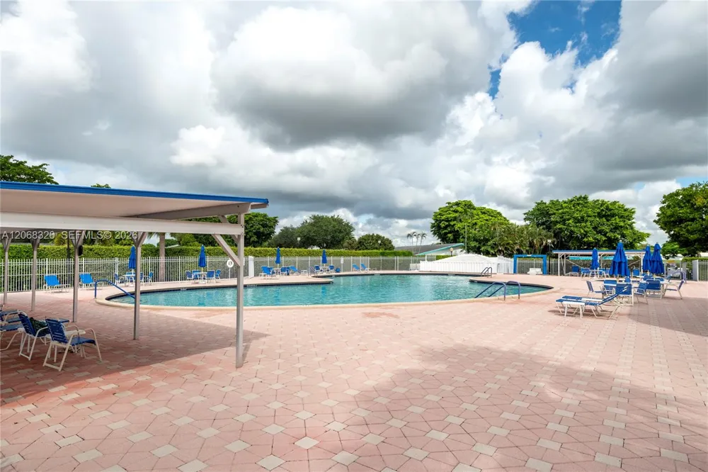 8555 NW 10th St #B106 Plantation, FL 33322