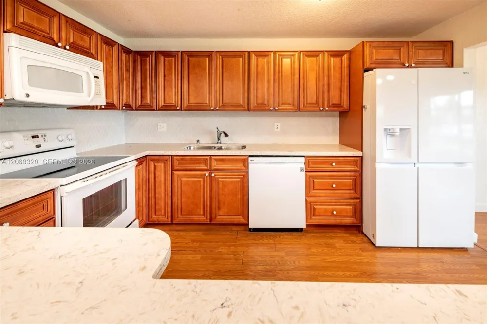 8555 NW 10th St #B106 Plantation, FL 33322