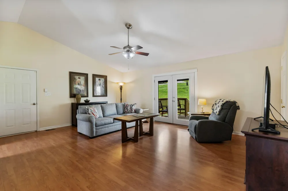 153 Claire Street Benton, TN 37307