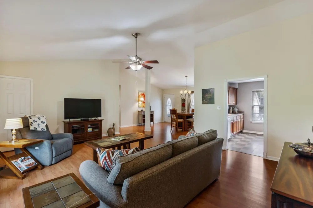 153 Claire Street Benton, TN 37307