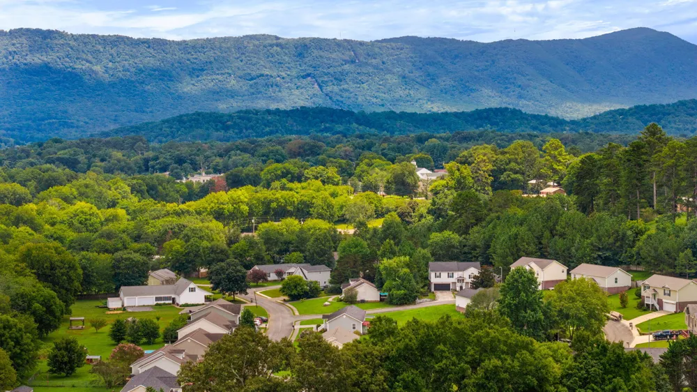 153 Claire Street Benton, TN 37307