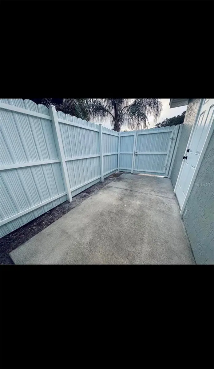 17 S SOLANDRA DRIVE Orlando, FL 32807