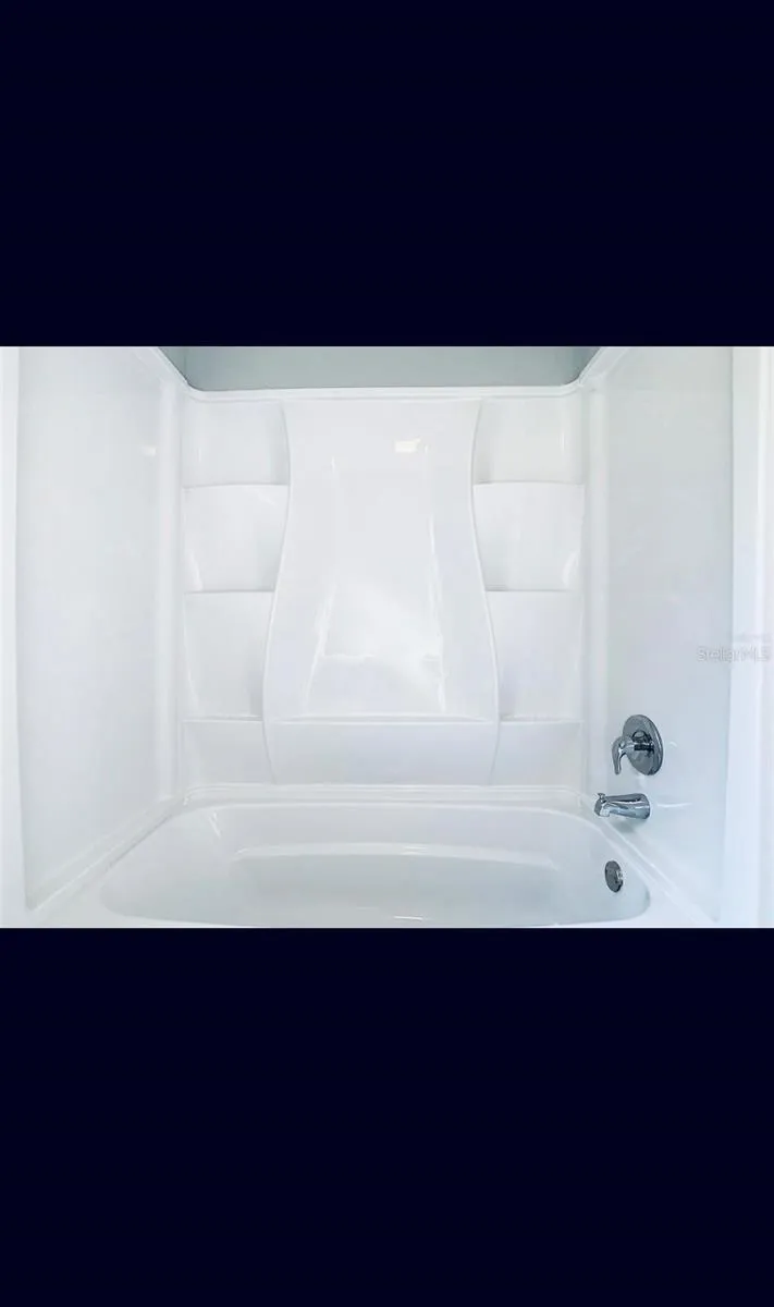17 S SOLANDRA DRIVE Orlando, FL 32807